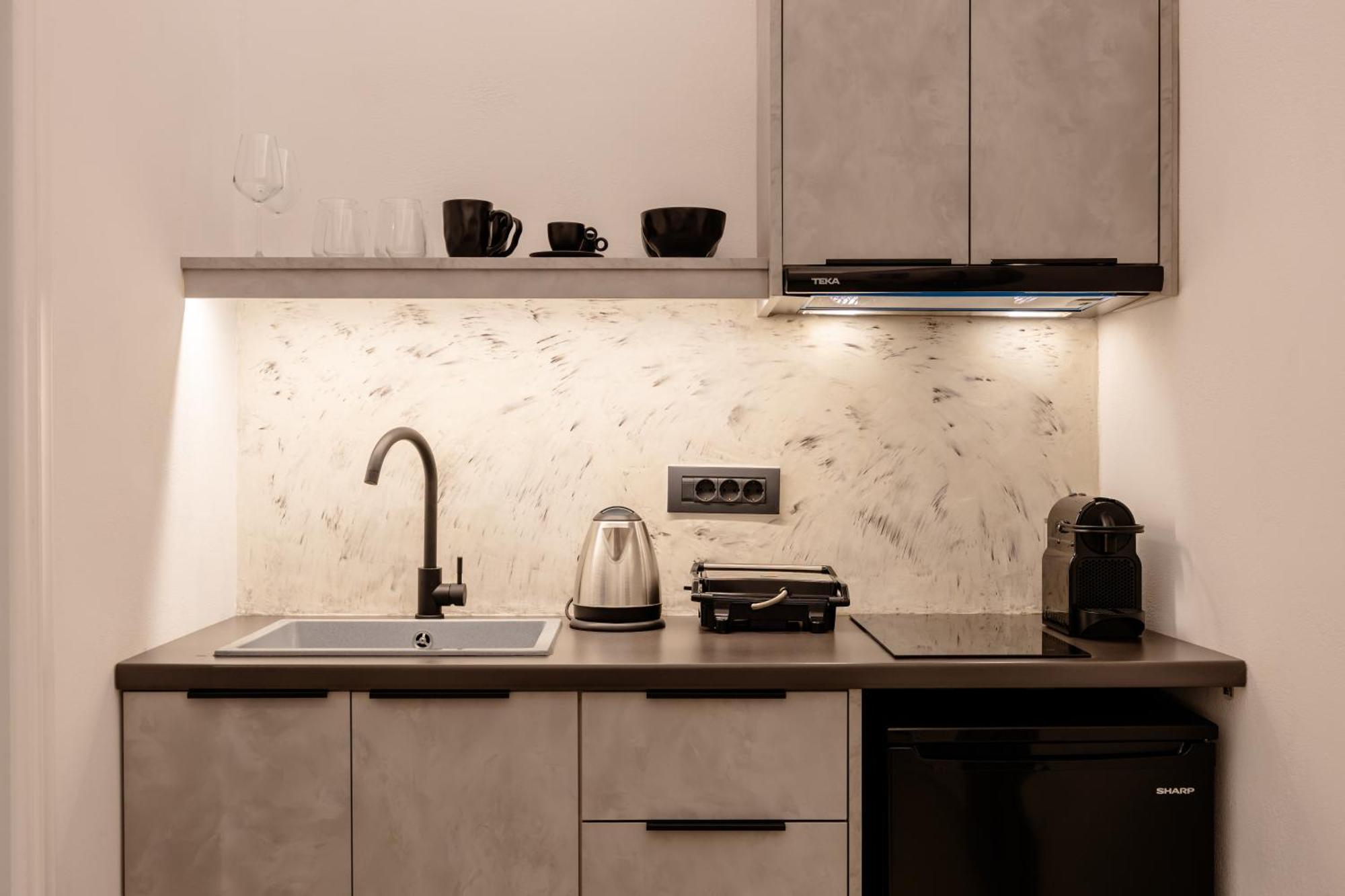 Nastram Suites Oia Bilik gambar